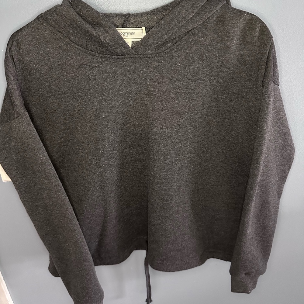 Cropped gray hoodie